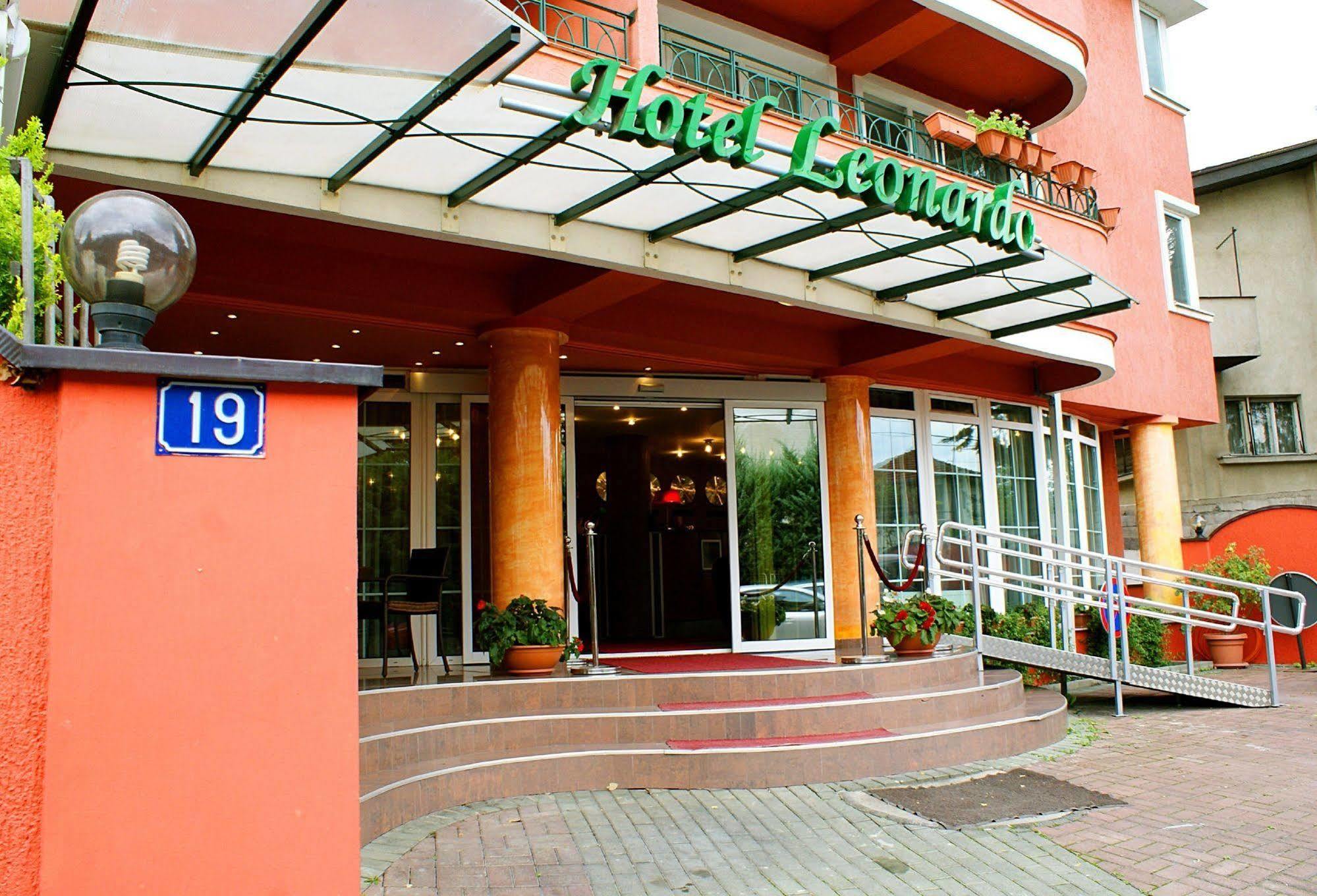 Leonardo Hotel Skopje Esterno foto