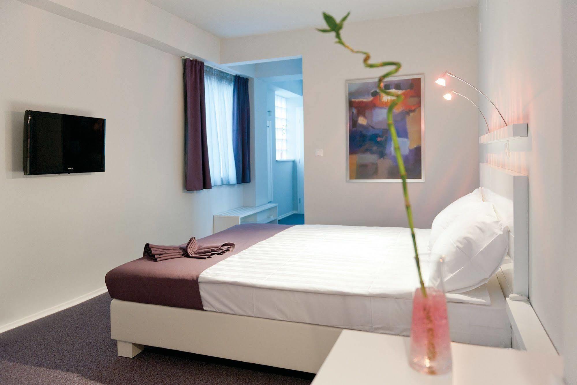 Leonardo Hotel Skopje Esterno foto