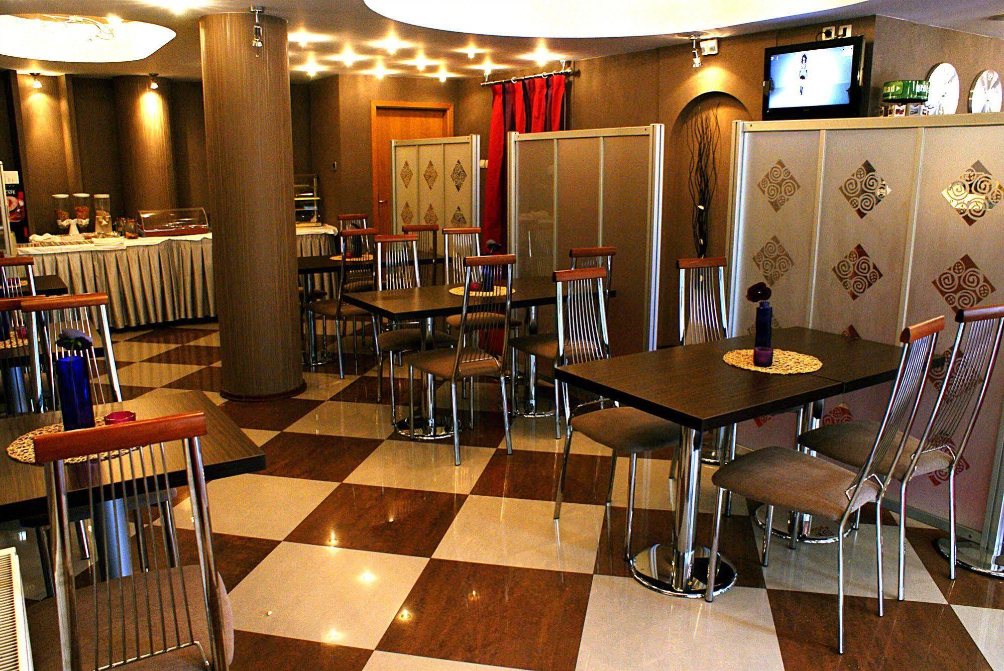 Leonardo Hotel Skopje Esterno foto