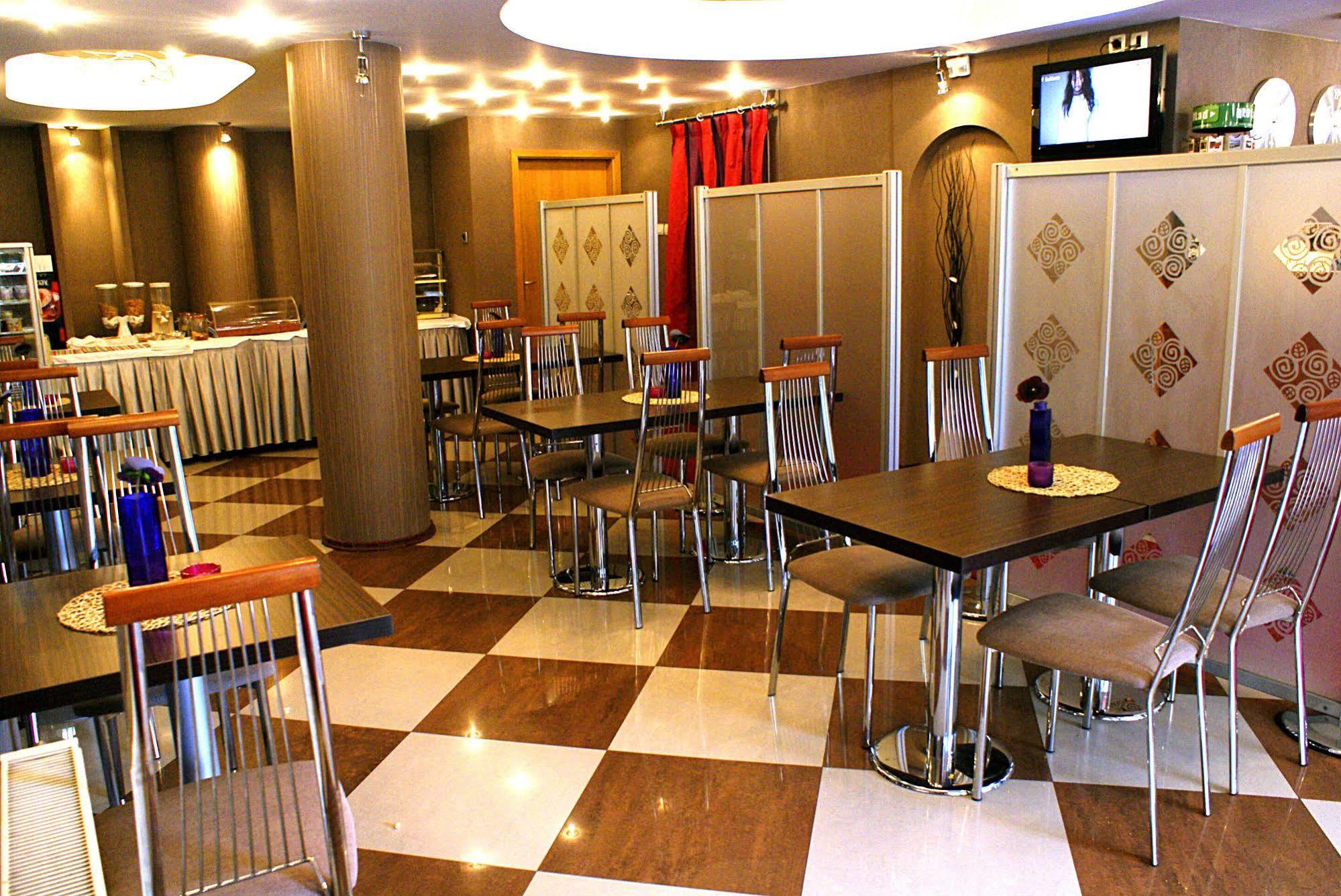 Leonardo Hotel Skopje Esterno foto