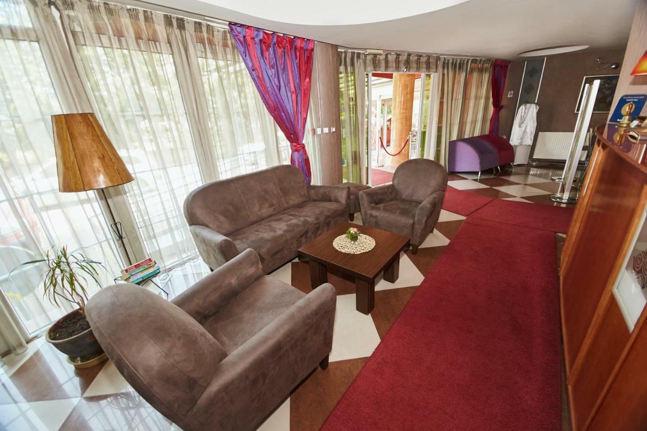 Leonardo Hotel Skopje Esterno foto