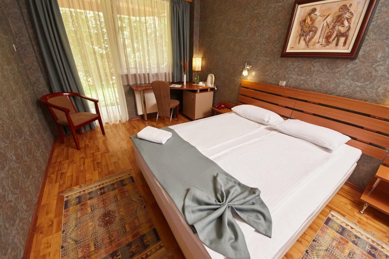 Leonardo Hotel Skopje Esterno foto