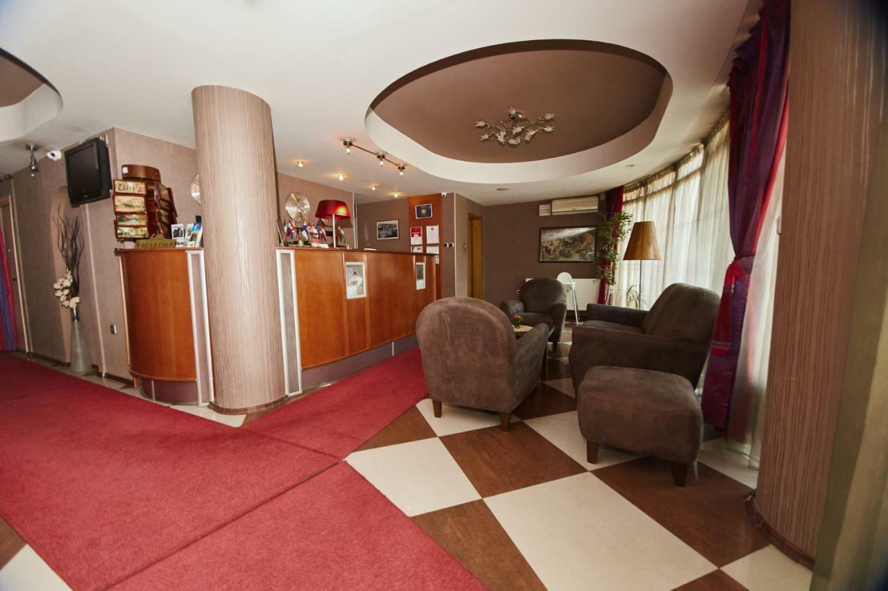 Leonardo Hotel Skopje Esterno foto